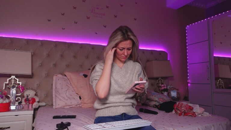 AllyRey's Streamate show and profile