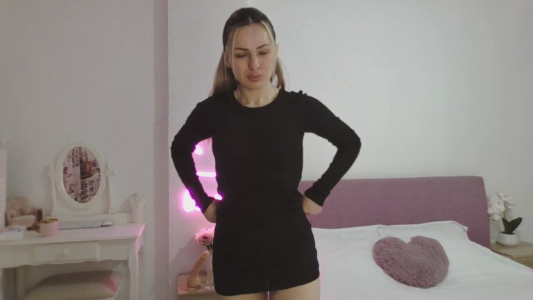 EMYILIA's Streamate show and profile