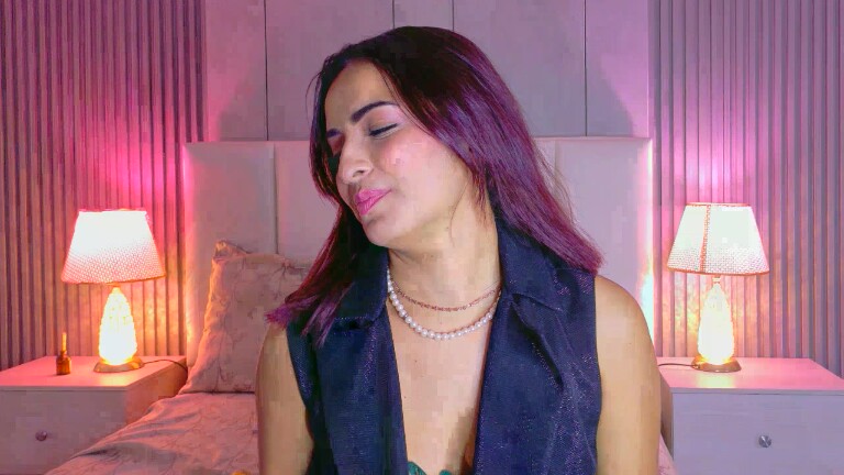 RafaellaCaruso's Streamate show and profile