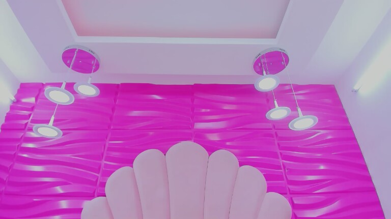 SophieLanne's Streamate show and profile