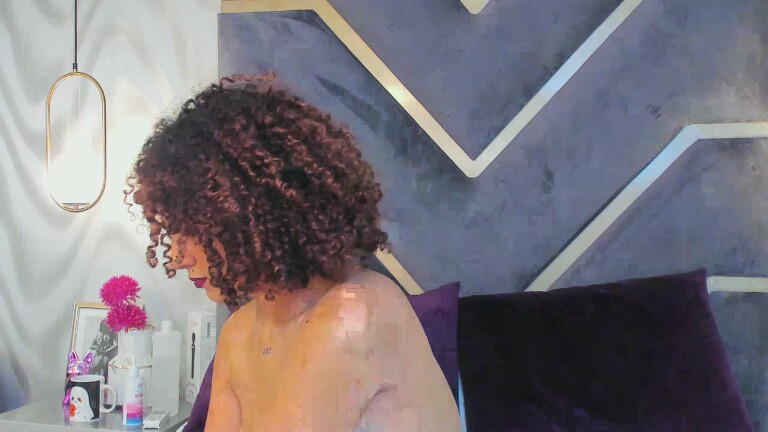 HollyJhonson's Streamate show and profile