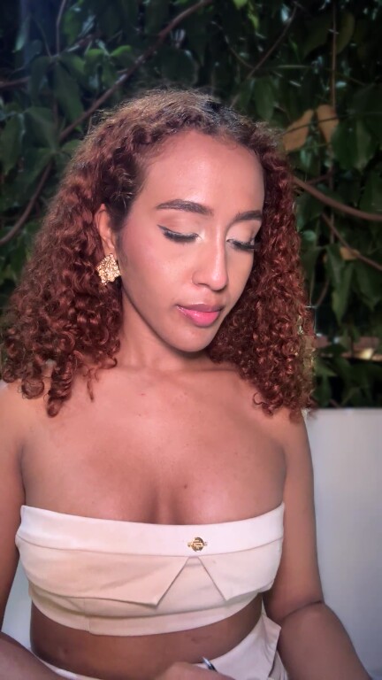 MaiaCox's Streamate show and profile