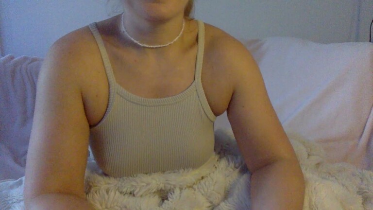 PeachyVelvetBunny's Streamate show and profile