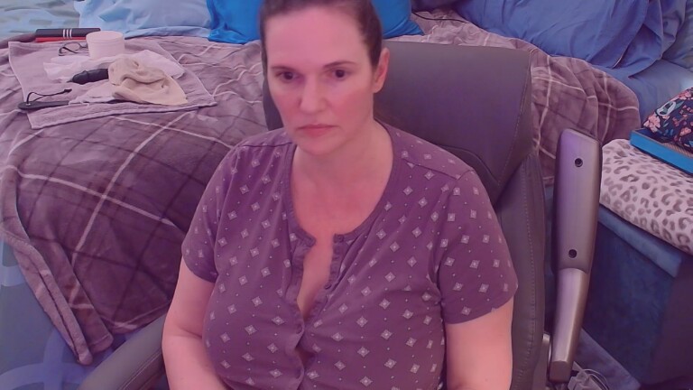 Nina's Streamate show and profile