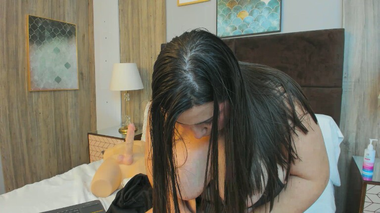 SerenaHotman's Streamate show and profile