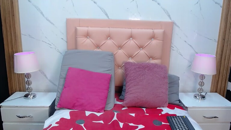 Mia_Thick's Streamate show and profile