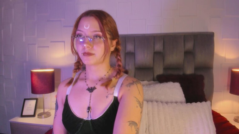 EmmaThomzon's Streamate show and profile