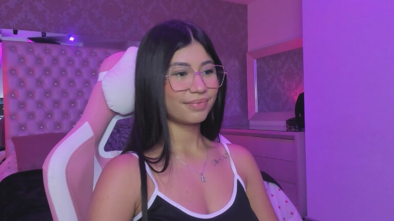 LylaKarl's Streamate show and profile