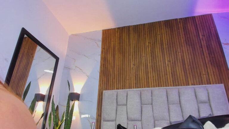 Ammbarfox's Streamate show and profile