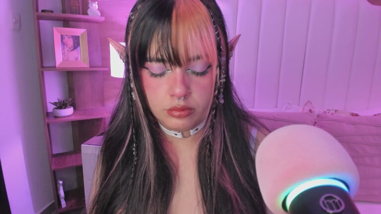 MaddieWaves's Streamate show and profile