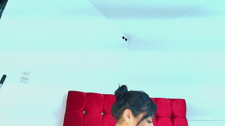 ema_foxyy's Streamate show and profile