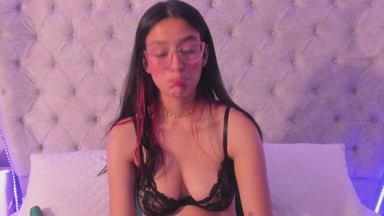 dafne_bss's Streamate show and profile