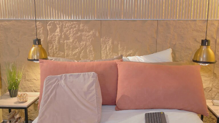 GillianRowe's Streamate show and profile