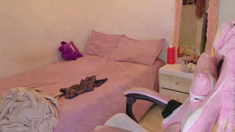 JulieDiamondGB's Streamate show and profile