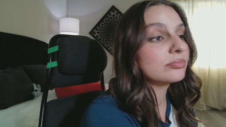 LuciaKing's Streamate show and profile