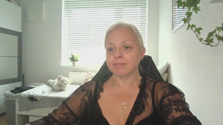 LinsyKim's Streamate show and profile