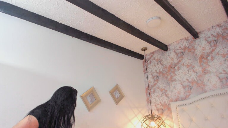 SaharaLyn's Streamate show and profile