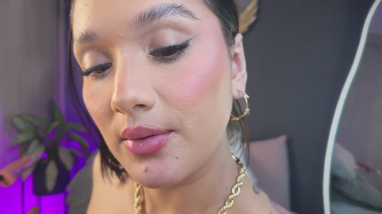 Lotie_Cox's Streamate show and profile