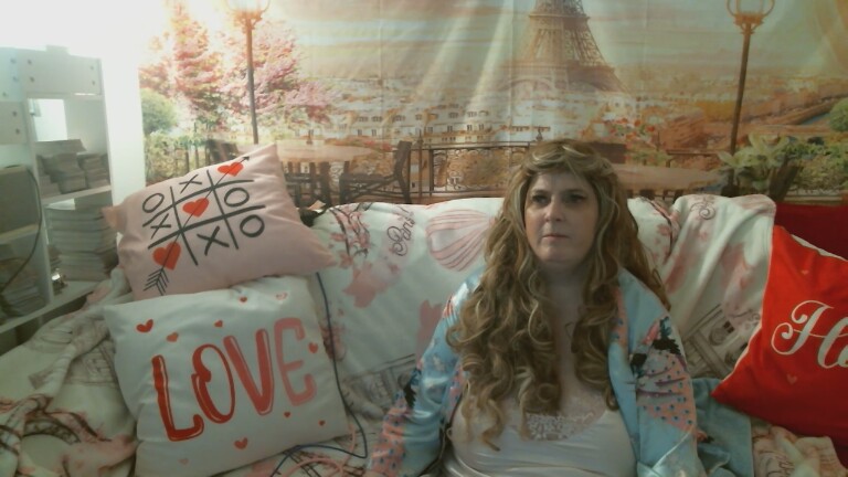 lovehollyann's Streamate show and profile