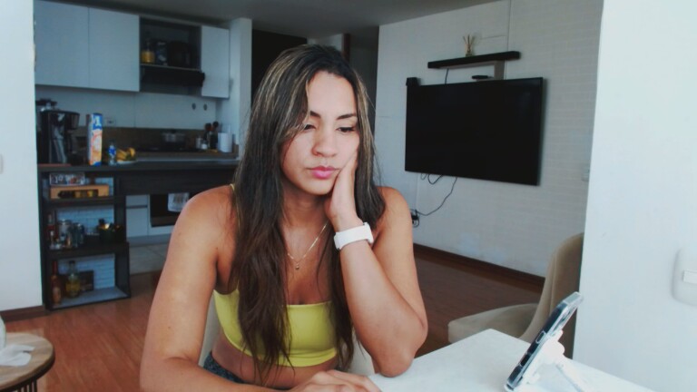 Jazmin111's Streamate show and profile