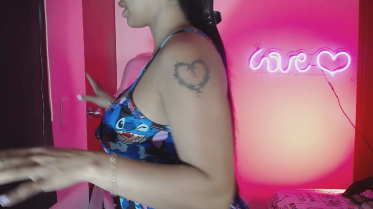 LATINA_BIG_CLITXXX's Streamate show and profile