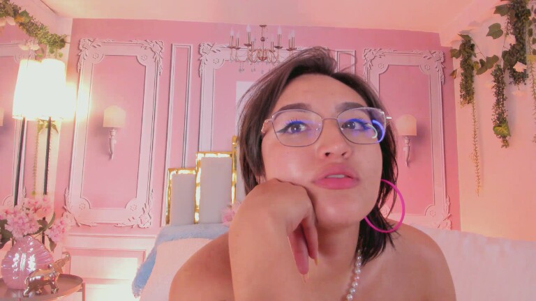 NaraSuarez's Streamate show and profile