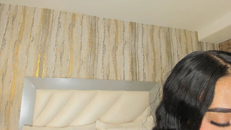 Sara_Hanniston's Streamate show and profile