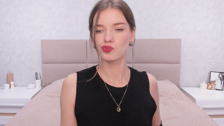 MYasmina's Streamate show and profile