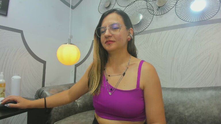 ArianaSommers's Streamate show and profile