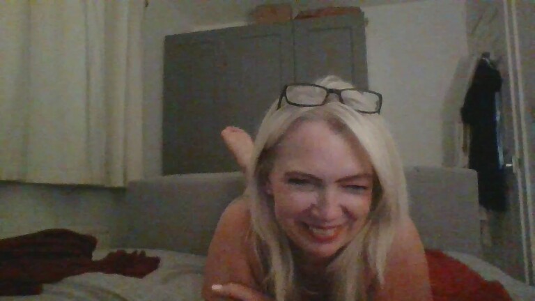 Elly49's Streamate show and profile