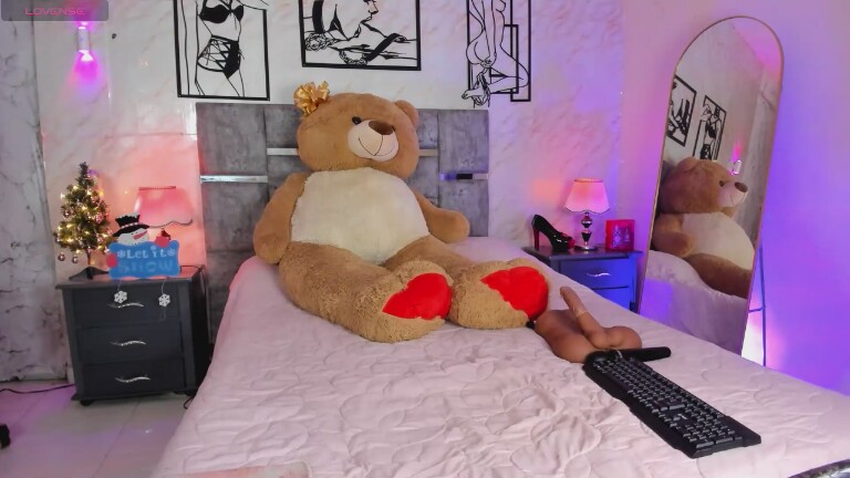 AnnaJills's Streamate show and profile