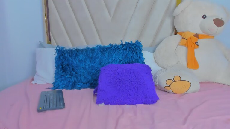 Nahomy_vatch's Streamate show and profile