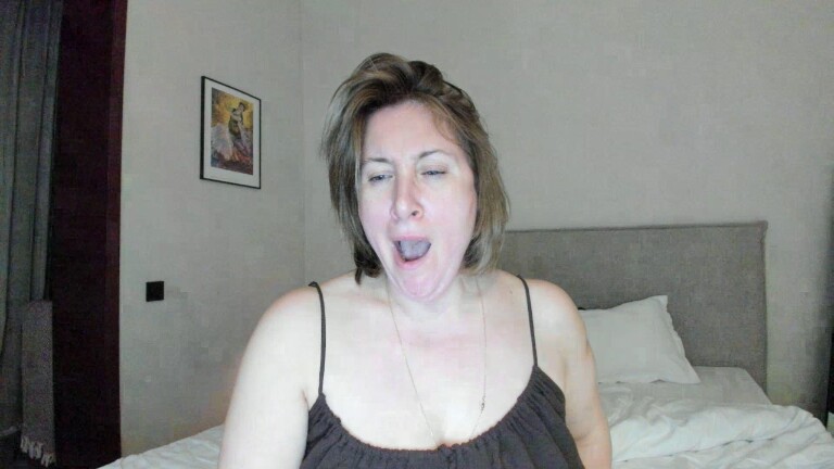 xxNATxxX's Streamate show and profile