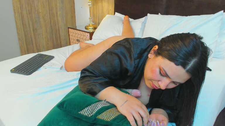 SerenaHotman's Streamate show and profile