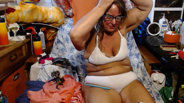 ClaudiaMidwestWife's Streamate show and profile