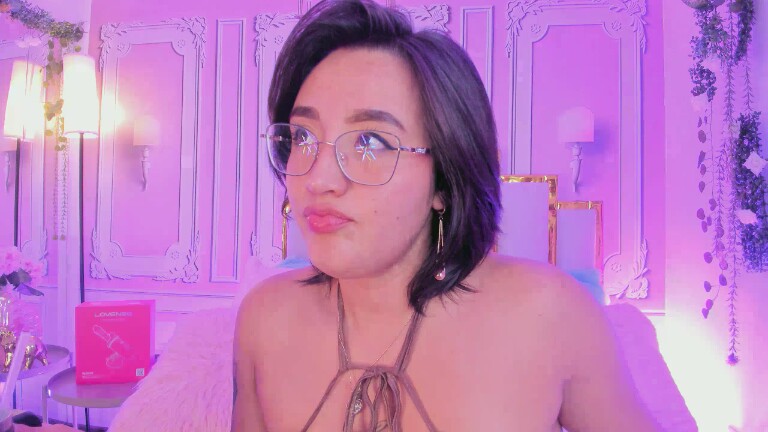 NaraSuarez's Streamate show and profile