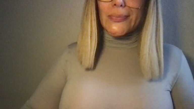 MistressLouUK's Streamate show and profile