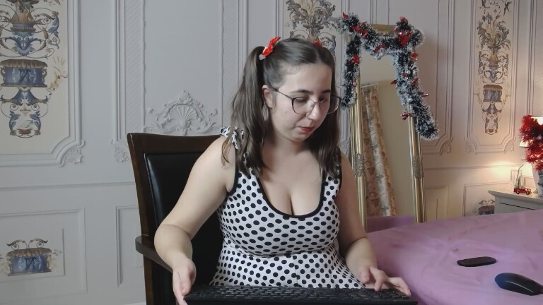 HAZELs's Streamate show and profile