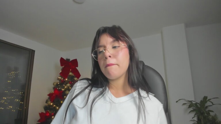 Piercingeyees's Streamate show and profile