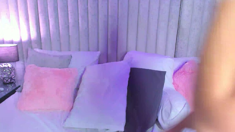 SamiLewis's Streamate show and profile