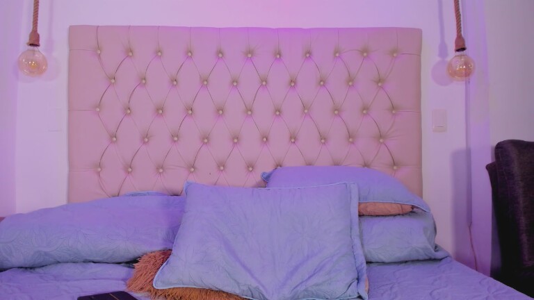 Luna_Storm's Streamate show and profile