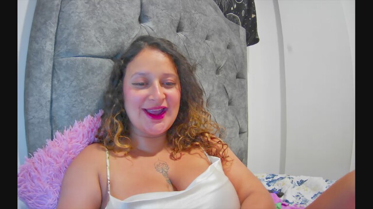 MissGoldenWife's Streamate show and profile