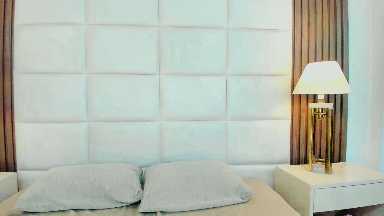 VioletKors's Streamate show and profile