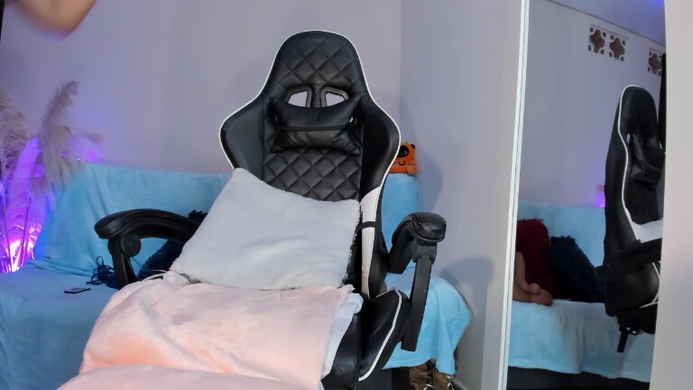 NatalieSaenz29's Streamate show and profile