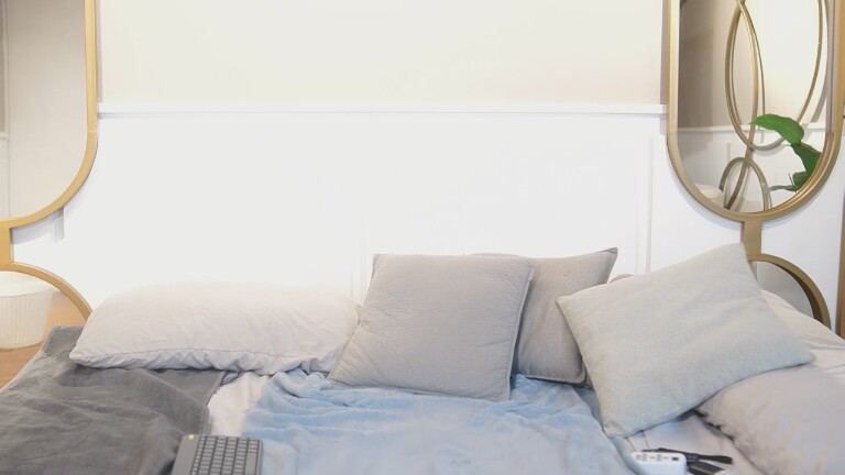 ElhaLust's Streamate show and profile