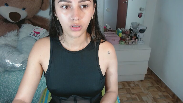 IsabellaSaenz's Streamate show and profile
