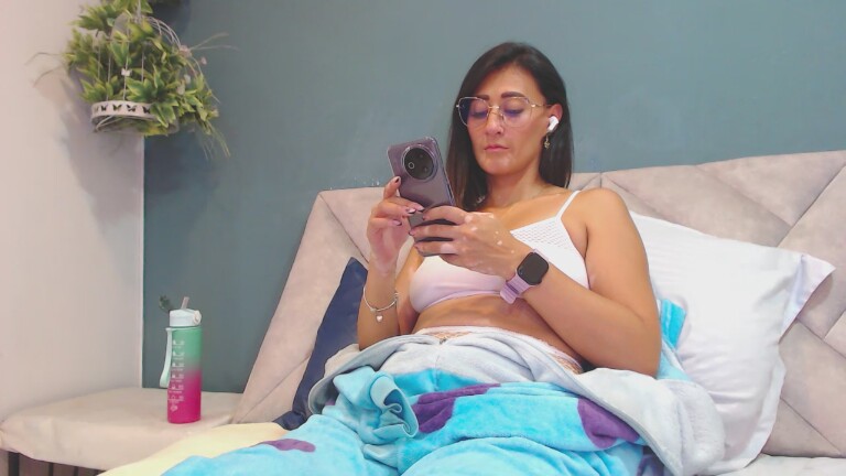 SharissWillian's Streamate show and profile