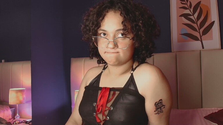 ZarahRosse's Streamate show and profile