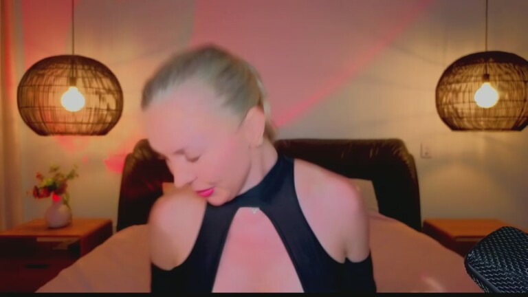 MsLindsayDevis's Streamate show and profile